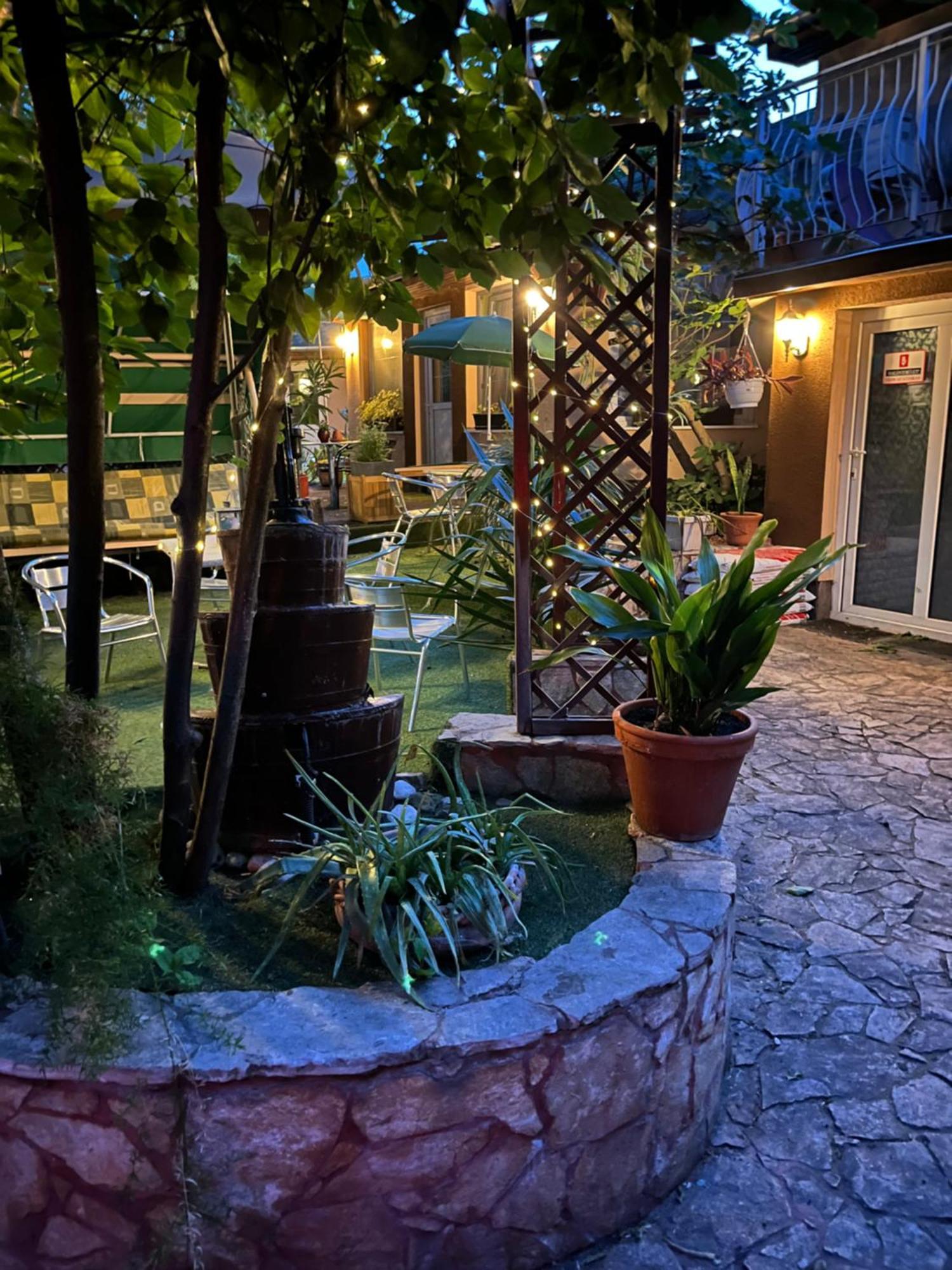 Hotel Oswaldo Budapest Exteriör bild